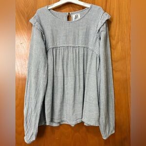 dRA sold by Anthropologie Gray Striped Flowy, Flutter Sleeve Top - Size S, Soft